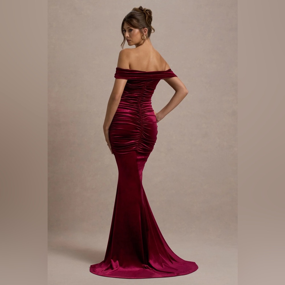 NWT Club L London US 12 Apolline Berry Velvet Off The Shoulder Ruched Maxi Dress - Picture 3 of 11